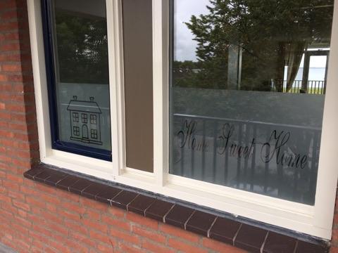 Raamfolie Huisje 3 naast elkaar