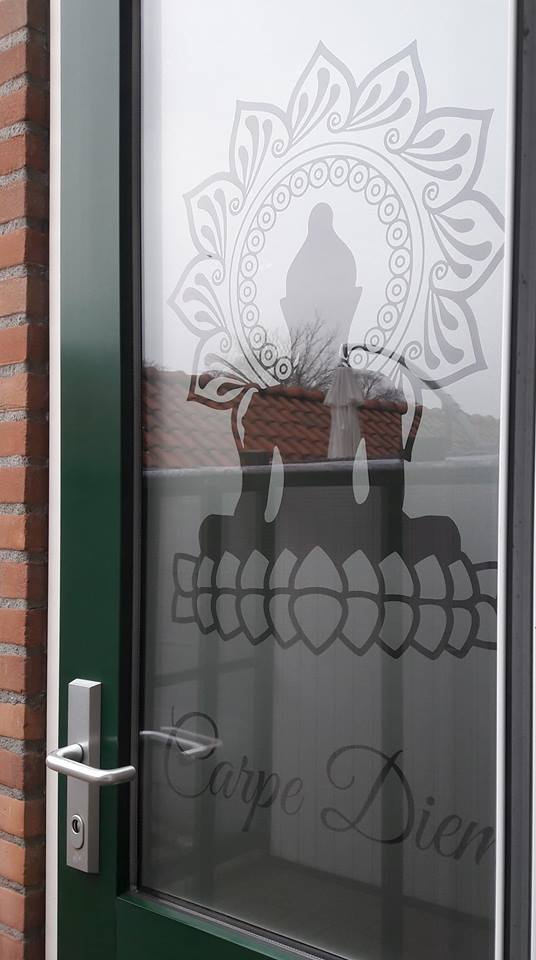 Raamfolie Buddha Carpe Diem