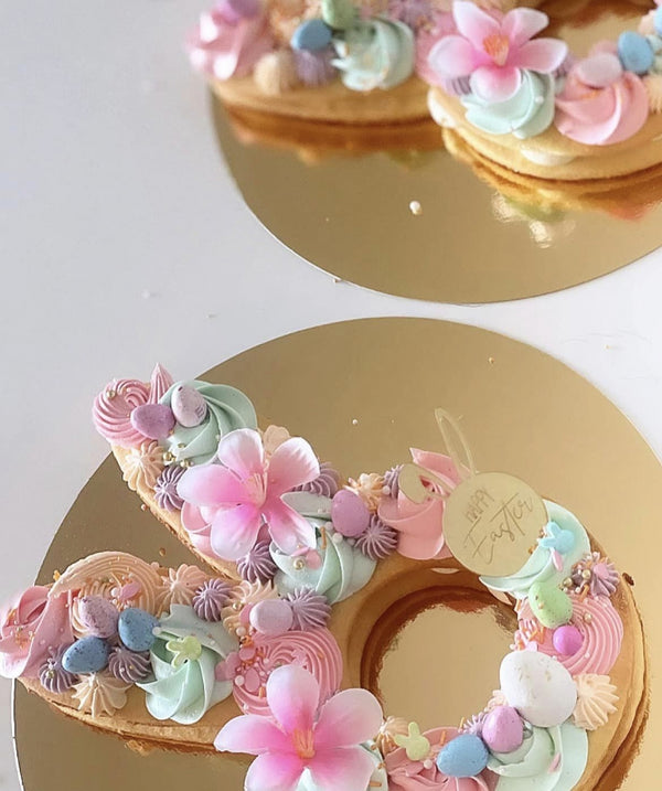 Cupcaketopper Happy easter gegraveerd met oortjes