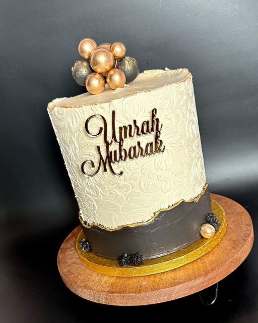 FRONT CUPCAKE TOPPER UMRAH MUBARAK dik