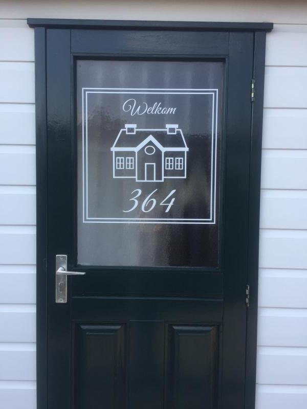 Voordeur sticker huisje 2