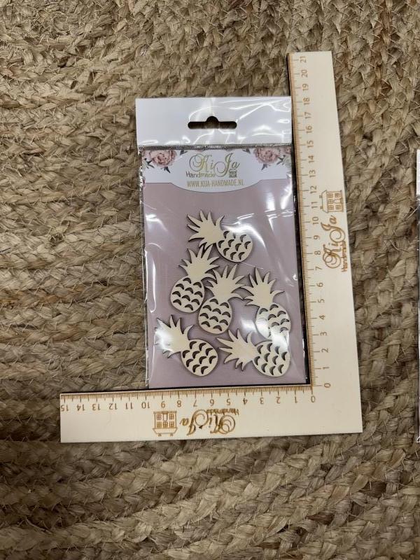 SALE Hout ananas (6 stuks)
