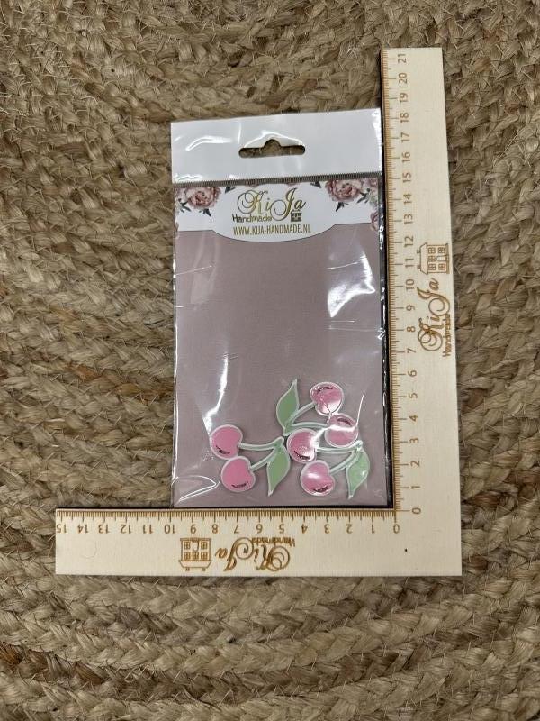 SALE Acryl kersen (3 stuks)