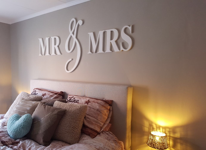 Houten letters MR & MRS