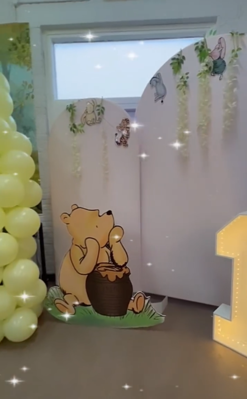 Cut out centerpiece Winnie the pooh